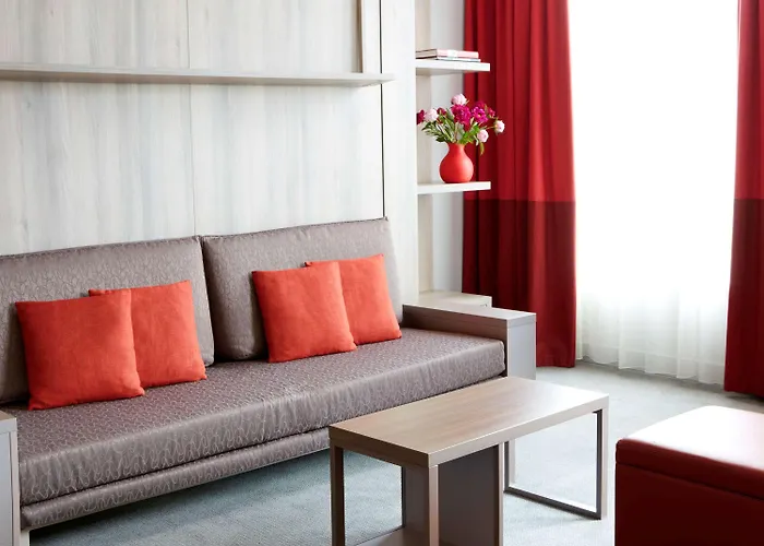 Adagio Aparthotel 4*