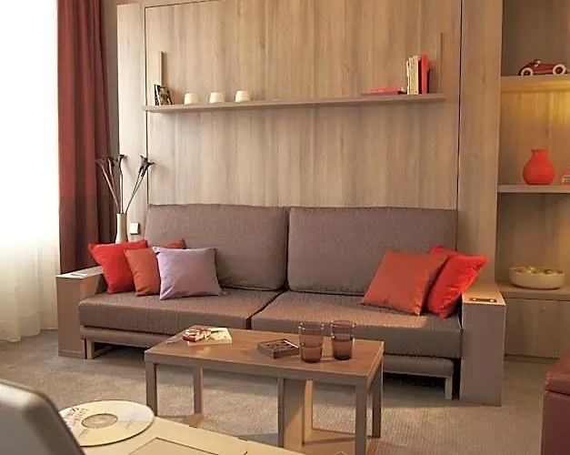 Adagio Aparthotel 4*